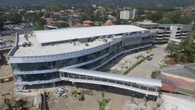 El centro de convenciones Copantl será uno de los más modernos de Centroamérica, está avanzado en más de un 75%. Se prevé que en mayo será su inauguración. Foto/Drone: Yoseph Amaya.