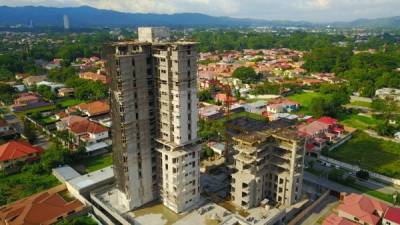 En la colonia Jardines del Valle se construyen los condominios Torres del Valle.