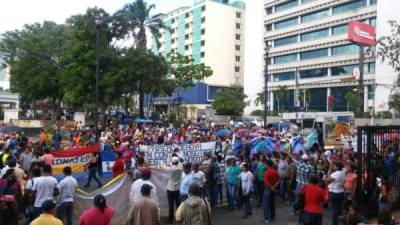 La protesta finalizó frente al parque central de San Pedro Sula.