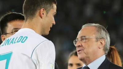 El presidente del Real Madrid ha tomado una sorpresiva decisión respecto a la continuidad de Cristiano Ronaldo en la 'Casa Blanca'.