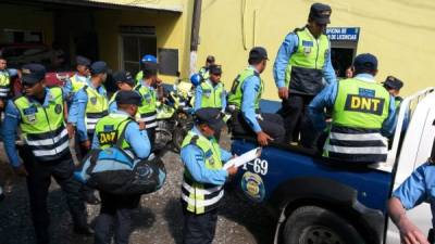 A pocas horas de haber llegado a La Ceiba, los agentes de Tránsito fueron distribuidos en el departamento de Atlántida.