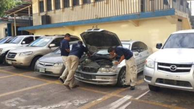 Interpol Honduras recupera en Tegucigalpa, San Pedro Sula y La Ceiba cuatro vehículos de lujo que fueron robados en Panamá, El Salvador y México.