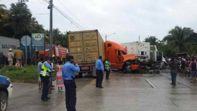 El accidente entre las rastras ocurrió ayer por la tarde.