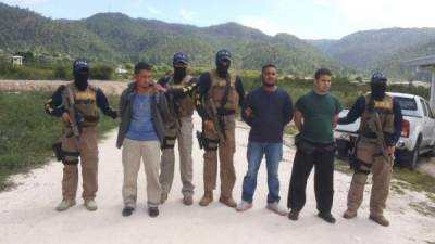 La Fuerza Nacional Antiextorsion (FNA) detuvo a tres hombres en Honduras tras un proceso de seguimiento e investigación.