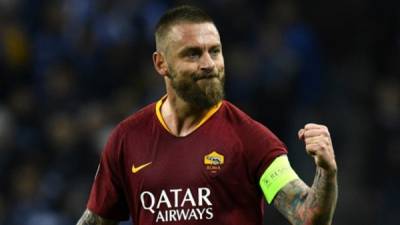 De Rossi, nacido en la capital italiana, realizó toda su carrera en la Roma, el club que lo formó.