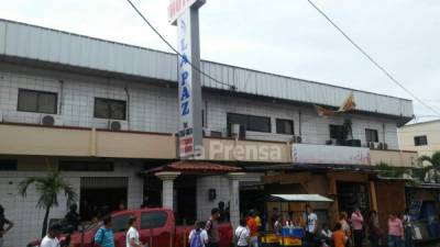 El Hotel La Paz, ubicado en el centro de San Pedro Sula, fue intervenido la mañana del lunes por los efectivos que ejecutan la operación Terremoto.