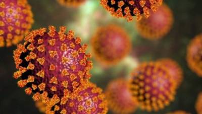 Varios países mantienen restricciones aéreas en un intento por reducir la propagación de las variantes del coronavirus./