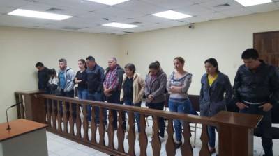 Ayer en Santa Rosa de Copán, los agentes de la DLCN custodiaron a los acusados a quienes en la operación Redada les aseguraron 19 bienes inmuebles, de los cuales deberán demostrar que los adquirieron de forma legal.