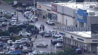 Dos policías resultaron heridos cuando intentaron arrestar a un hombre que abrió fuego en un Walmart de Filadelfia./Foto: Twitter NBC.