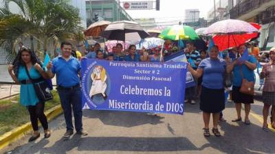 Las peregrinaciones han sido masivas, lo que ha causado satisfacción.