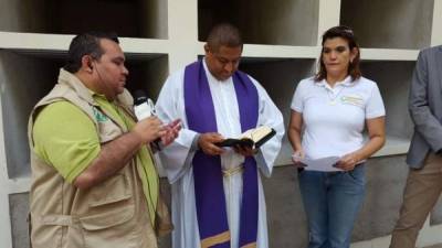 Con el apoyo de la Iglesia Católica se le dio cristiana sepultura a los cadáveres.