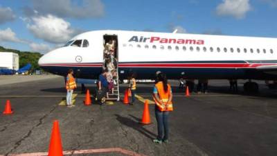 El primer vuelo de Air Panamá llegó a esta isla con más de 80 pasajeros de Suramérica.
