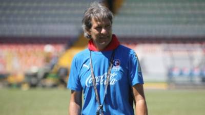 Carlos Restrepo técnico dolombiano del Olimpia.