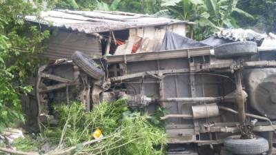 El rapidito quedó al pie de la hondonada, junto a una humilde vivienda.