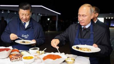 Los mandatarios ruso y chino no es la primera vez que comparten algo parecido.Foto.AFP