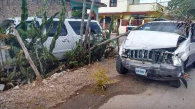 La camioneta Suburban del expresidente impactó con otra camioneta. Foto: Twitter