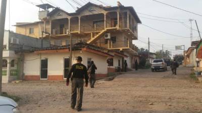 La “Operación Agalta' ejecuta cuatro allanamientos en el municipio de San Esteban, Olancho y un allanamiento en la Residencial Maya de Tegucigalpa.