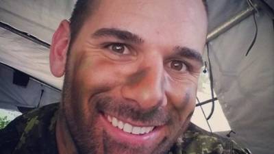 El soldado fue mortalmente herido por el atacante que aún no ha sido identificado, en las afueras del Parlamento canadiense.