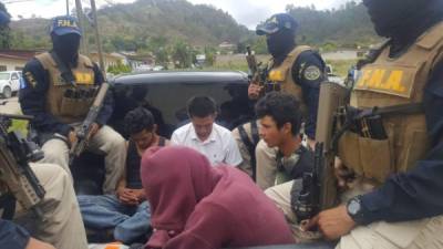 Los capturados pertenecen a la estructura criminal Mara Salvatrucha (MS-13), según un comunicado la Fuerza de Seguridad Interinstitucional Nacional (Fusina).