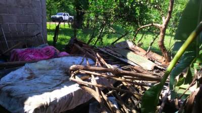 La tragedia enluta a la comunidad de El Cerro en Marcovia, Choluteca, tras un derrumbe que ocasionó que esta familia muriera de una descarga eléctrica.