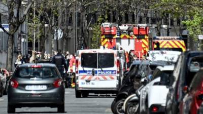 La mujer herida es una agente de seguridad del hospital, señaló una fuente cercana a la investigación.