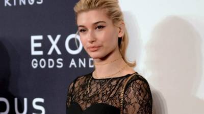 Hailey Baldwin tiene una fuerte amistad con Justin Bieber.