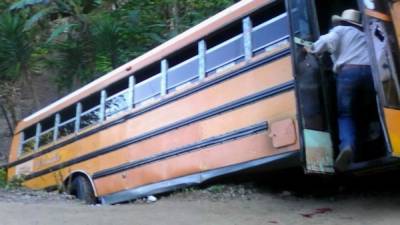 Imagen del bus tiroteado en Santa Bárbara, zona occidente de Honduras.