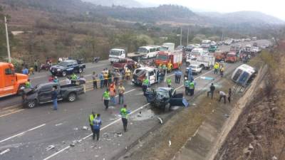 Imagen del accidente ocurrido en Amarateca que dejó cuatro personas muertas.