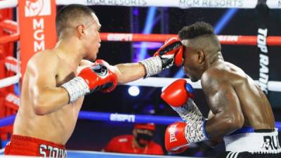 Josec Ruiz perdió contra el norteamericano Gabriel Flores Jr. en combate de peso ligero en Las Vegas, EEUU