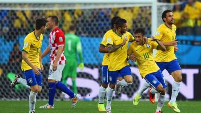 En el último partido inaugural en 2014, la anfitriona Brasil venció por 3-1 a Croacia.