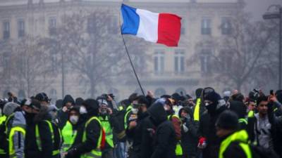 Los chalecos amarillos llamaron a nuevas protestas para este jueves. El presidente Emmanuel Macron pidió la calma a todos los sectores sociales.