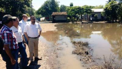 Temen brote de epidemias por la acumulación de agua después del desborde de los ríos.