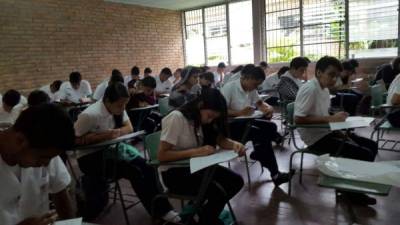 No habrá feriados de una semana, el lunes a clases.