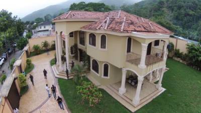 Casa perteneciente a la familia Rosenthal asegurada el jueves por autoridades en San Pedro Sula, Cortés.