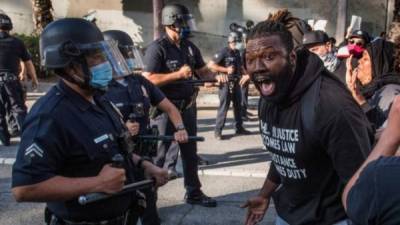 Las organizaciones de sociedad civil de EEUU aducen que 'la policía de mata a casi 1,000 personas por año' y se dirige 'directa y desproporcionadamente contra las personas de color'.
