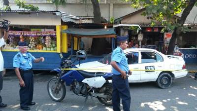 La escena del crimen fue acordonada por elementos de la Policía Nacional de Honduras en la ciudad de San Pedro Sula.