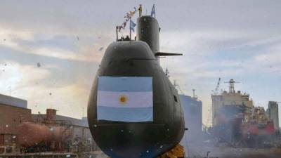 BS101. BUENOS AIRES (ARGENTINA), 15/12/2017. Familiares de los tripulantes del submarino ARA San Juan, desaparecido en aguas del océano Atlántico hace hoy 30 días, piden que no se olvide a sus 44 tripulantes durante una manifestación hoy, viernes 15 de diciembre de 2017, en Buenos Aires (Argentina). EFE/Marina Guillen
