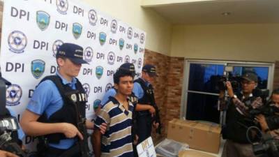 Cristian Ballardo Sosa, detenido por agentes de la DPI.