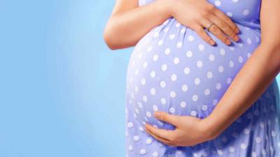Las mujeres con sobrepeso durante el embarazo tienen más probabilidades de tener complicaciones serias.