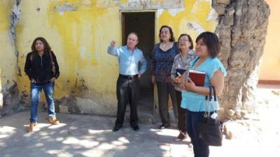 El alcalde Carlos Miranda junto a las autoridades de Antropología en el proyecto. Foto: Marlon Laguna.