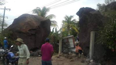 Enormes rocas cayeron a la casa provocando la muerte de cinco personas, integrantes de una misma familia.