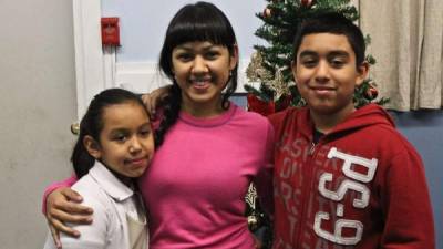 Angela Navarro tiene un esposo y dos hijos, de 9 y 11, todos son ciudadanos estadounidenses. Foto tomada de www.newsworks.org