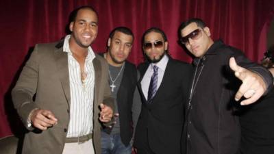 ”Esta histórica gira marcará la última vez que Romeo Santos y Aventura se unirán en el escenario, ofreciendo a los fanes una oportunidad única para revivir los éxitos que definieron una era en la música latina”, señaló en un comunicado.