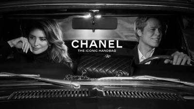 Los actores Penélope Cruz y Brad Pitt en una de las escenas del comercial para Chanel.