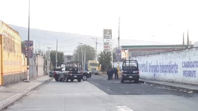 Policías encontraron a cinco personas muertas en el interior del bar 'El Burladero'.