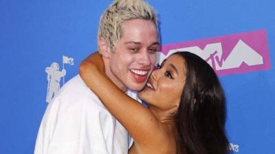 Ariana Grande y Pete Davidson tuvieron un breve romance de cinco meses. Foto archivo.