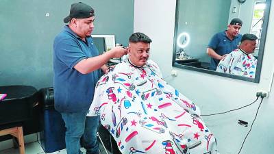 Junior Pérez es oriundo de San Nicolás, Santa Bárbara, y sueña con poder abrir otras barberías en el país. Fotos: José Cantarero.