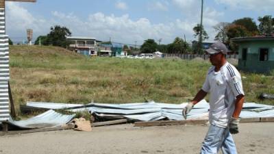 Este terreno montañoso es el parque central de los limeños.