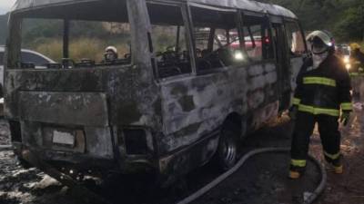 Un autobús de la ruta Cerro Grande-Unah fue incendiado por extorsionadores el pasado 8 de noviembre.