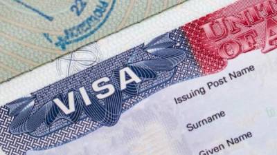 Los solicitantes de este tipo de visa deben tener una oferta de empleo válida de un empleador estadounidense.
